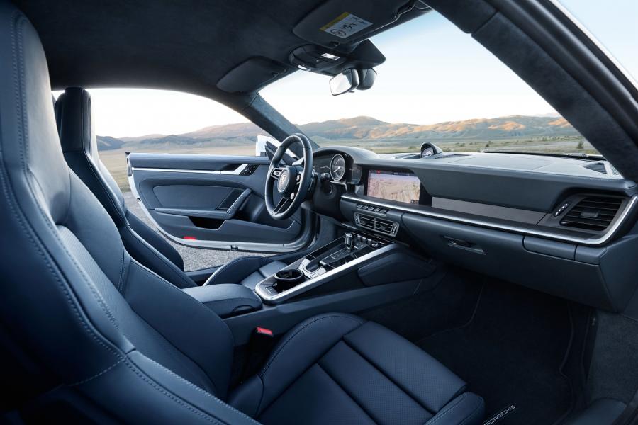 Интерьер Porsche 911 Carrera 4S (992) 2019 года  (WW) (фото 13 из 60)